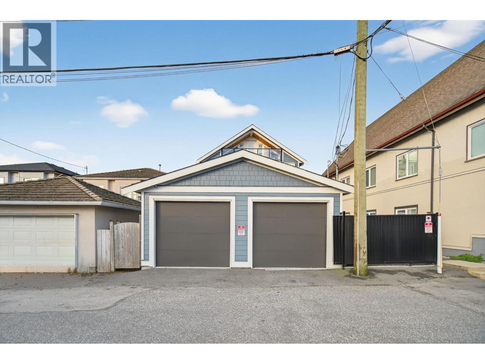 2430 E 41 Avenue, Vancouver, BC - Outdoor