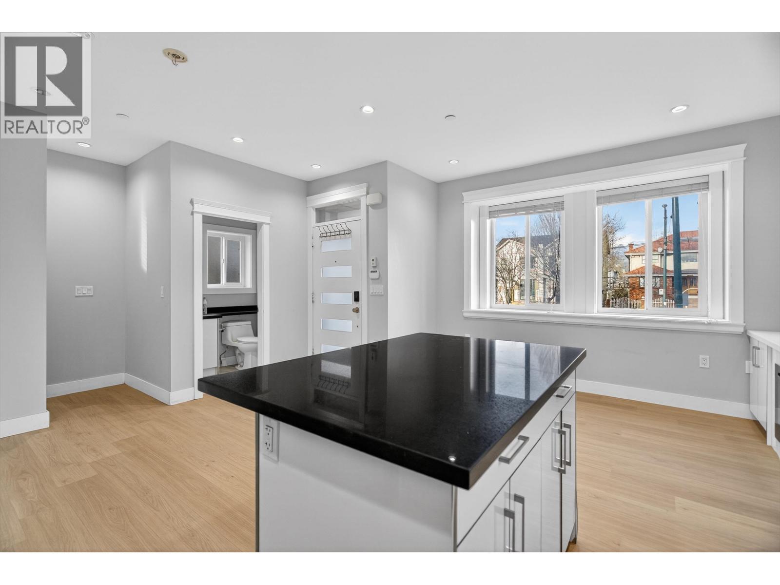 2430 E 41 Avenue, Vancouver, BC - Indoor Photo Showing Kitchen