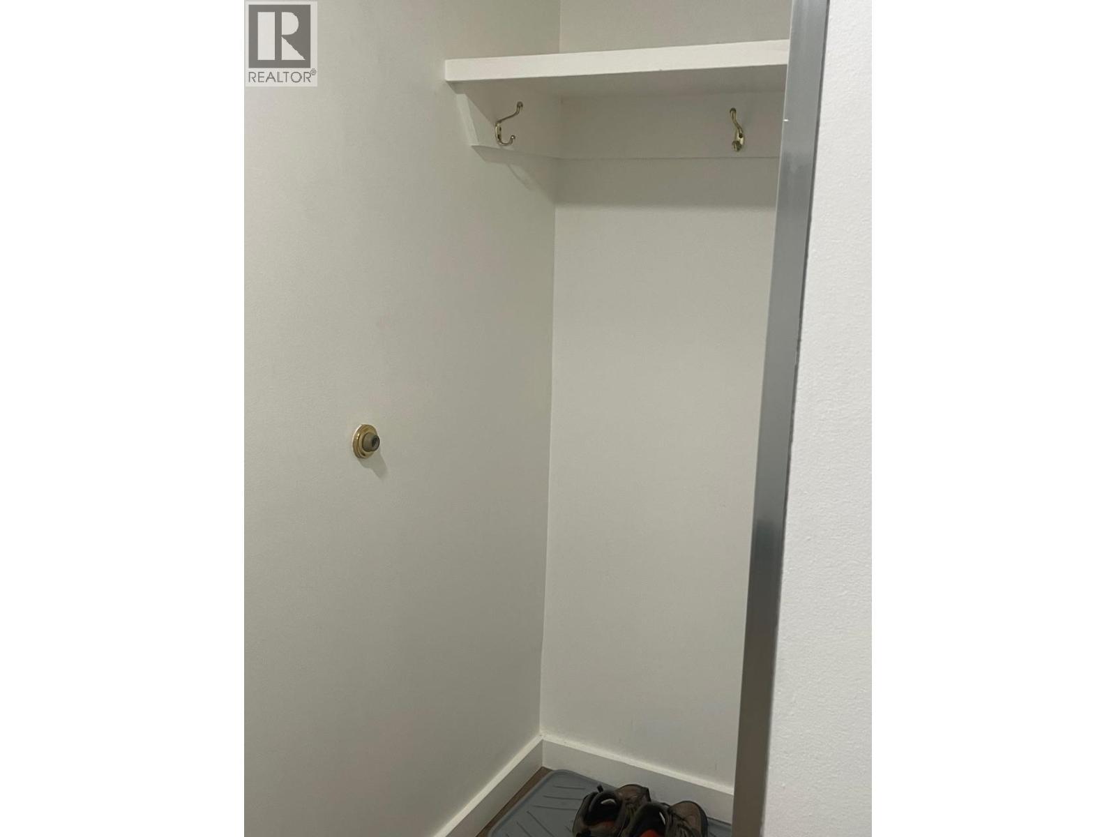 304 Week 2-4910 Spearhead Place, Whistler, BC - Indoor