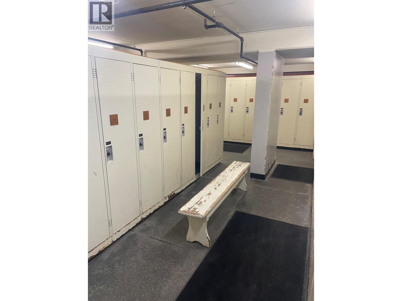 304 Week 2-4910 Spearhead Place, Whistler, BC - Indoor