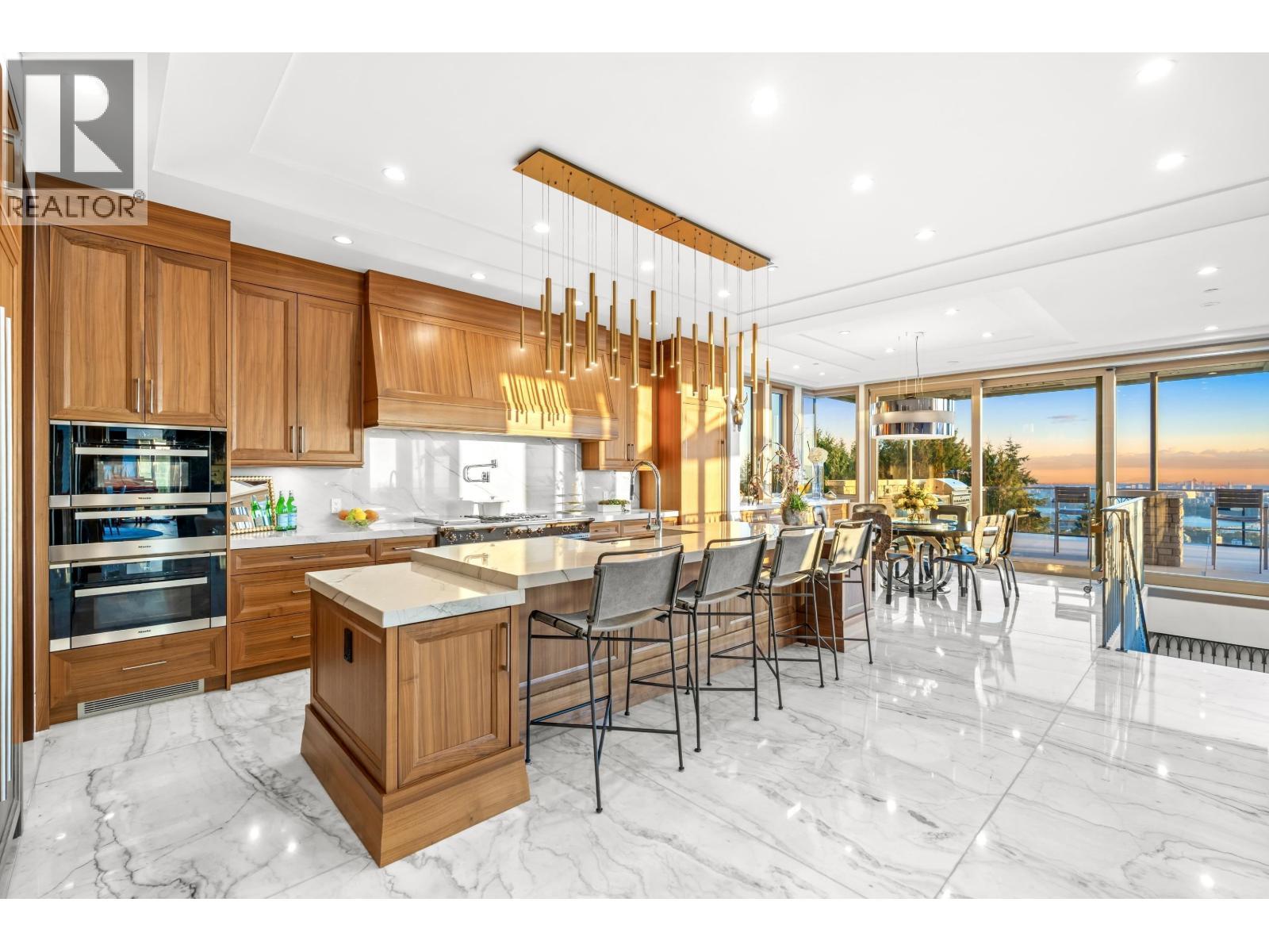 1036 Eyremount Drive, West Vancouver, BC