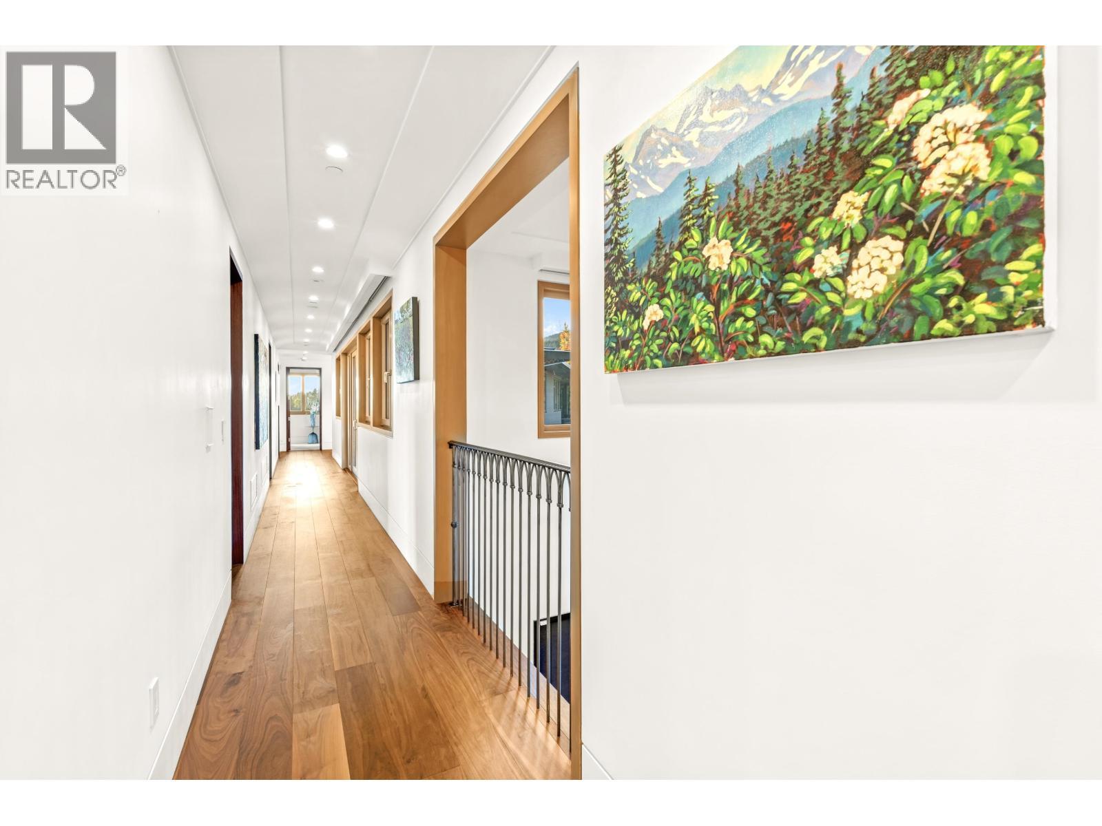 1036 Eyremount Drive, West Vancouver, BC