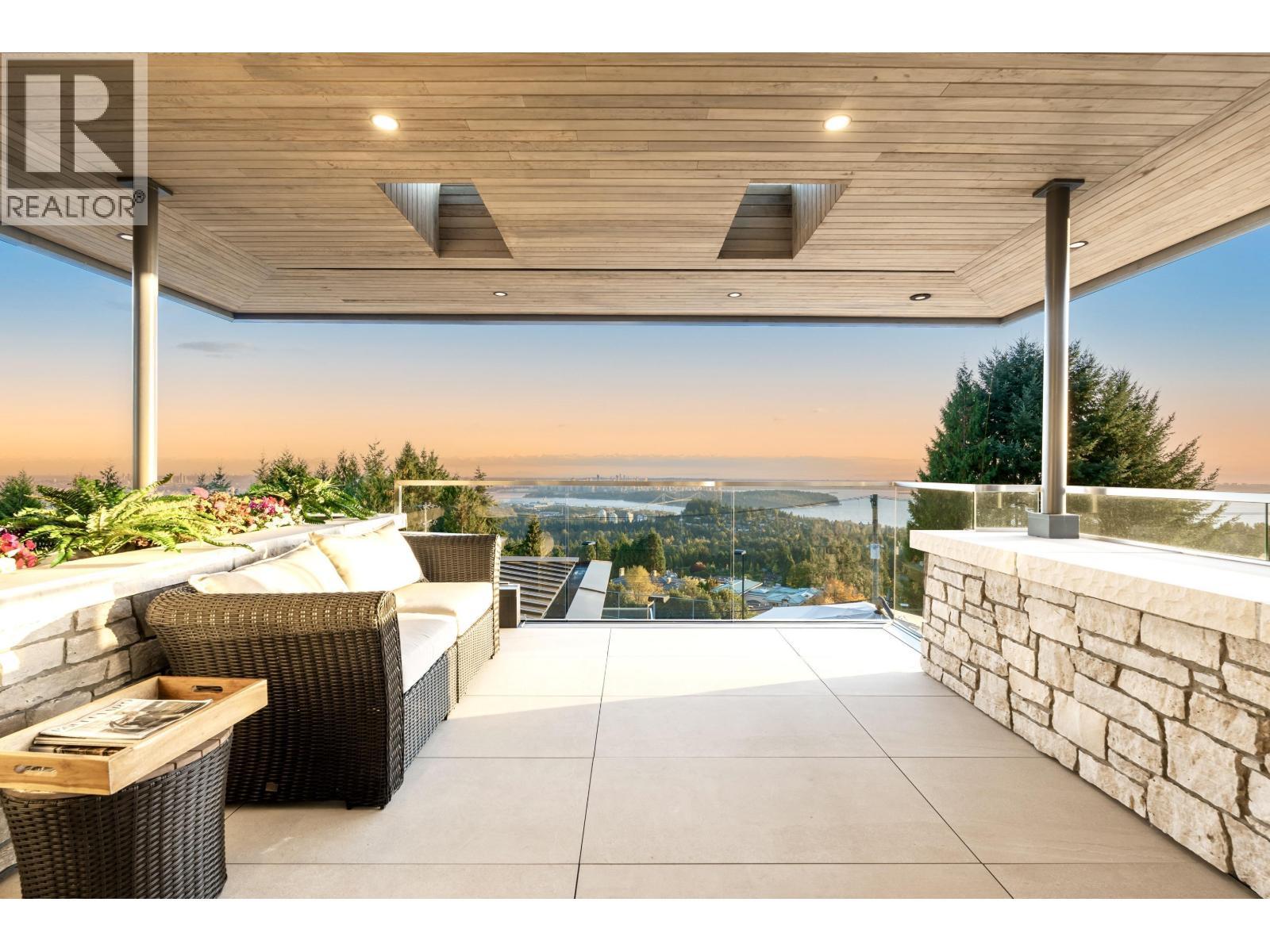 1036 Eyremount Drive, West Vancouver, BC