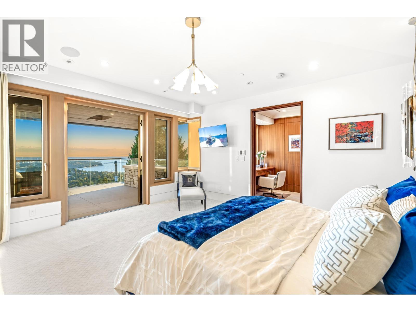 1036 Eyremount Drive, West Vancouver, BC