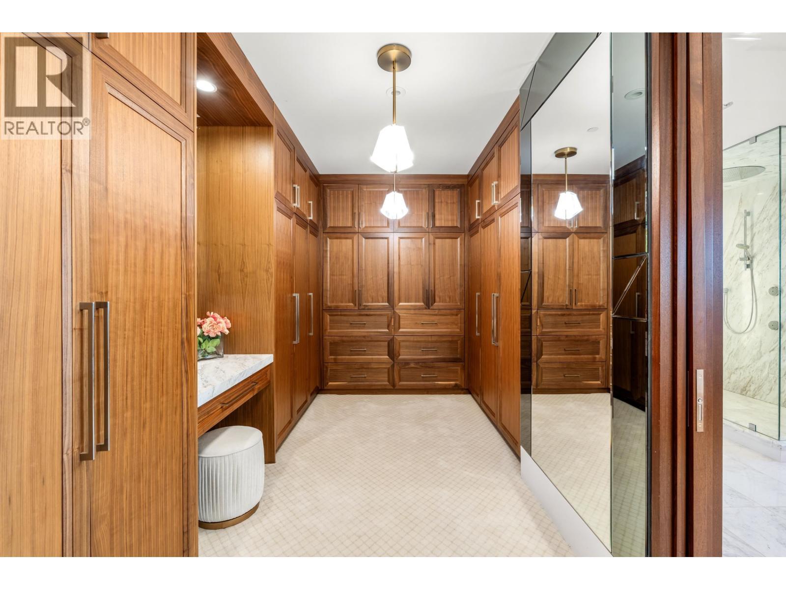 1036 Eyremount Drive, West Vancouver, BC