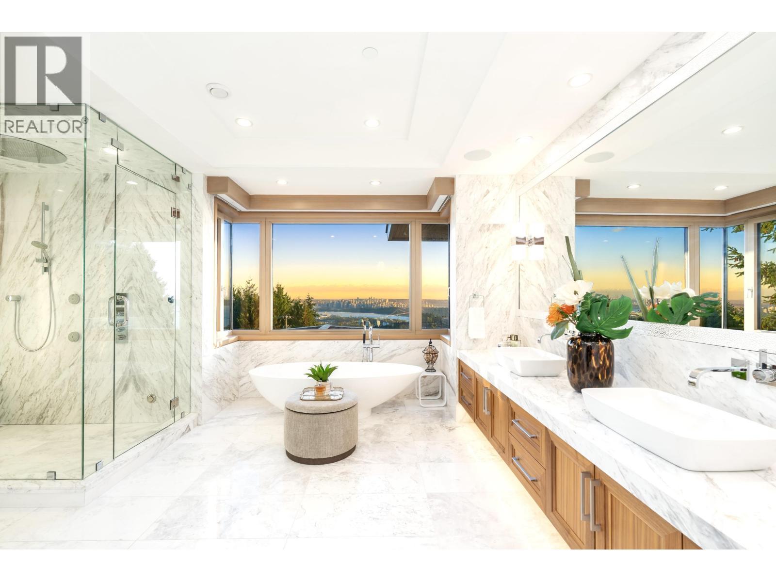 1036 Eyremount Drive, West Vancouver, BC