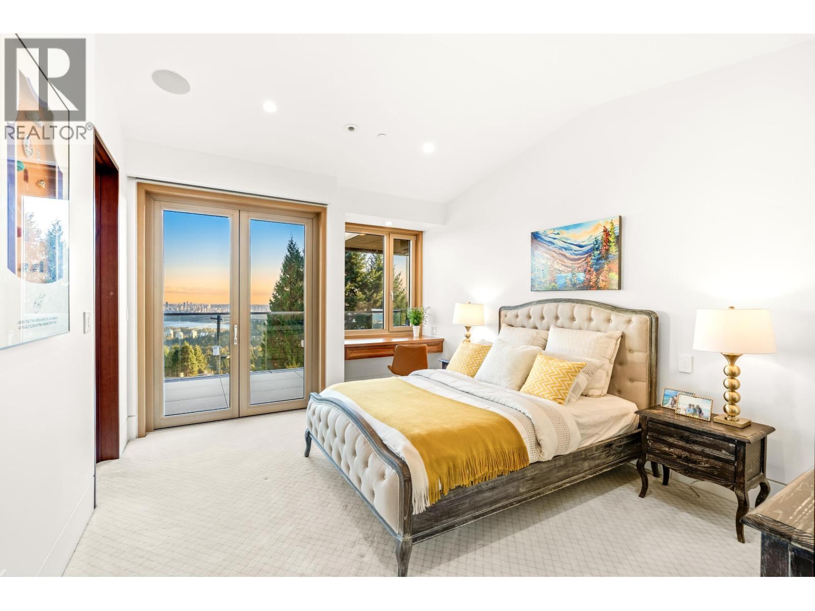 1036 Eyremount Drive, West Vancouver, BC