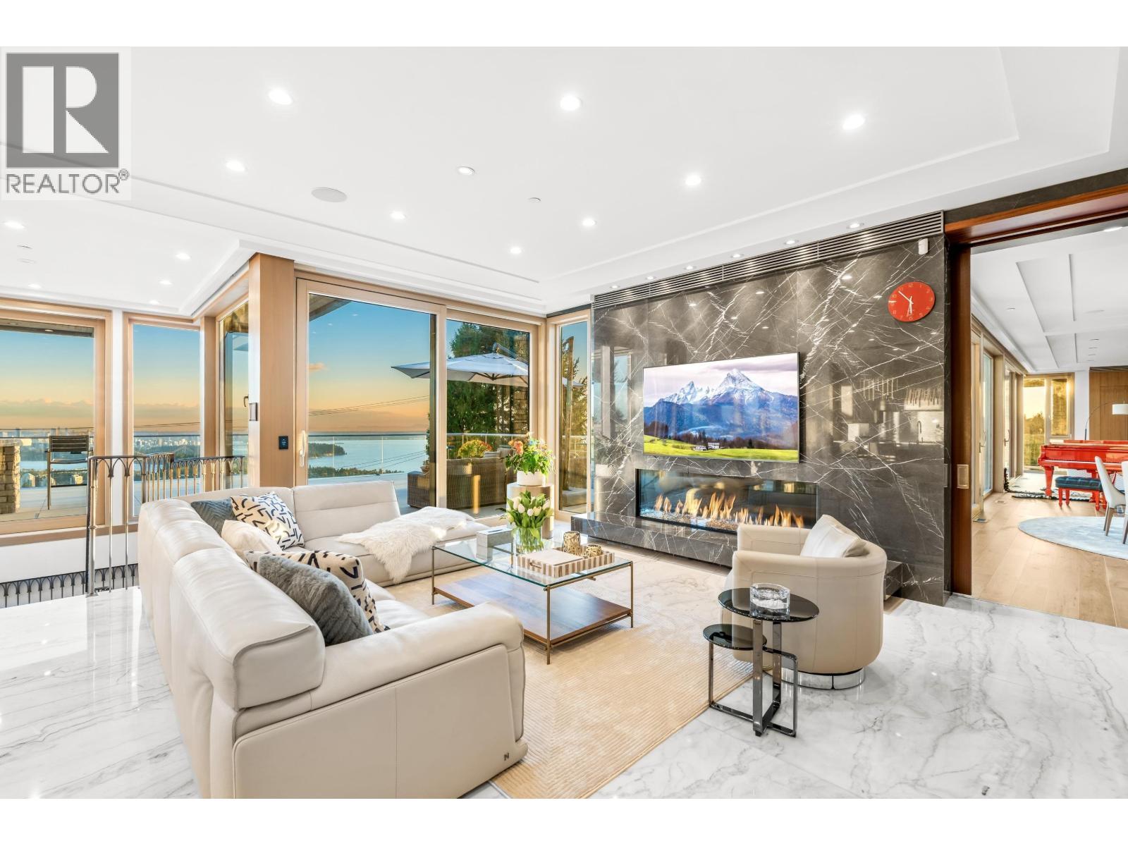 1036 Eyremount Drive, West Vancouver, BC