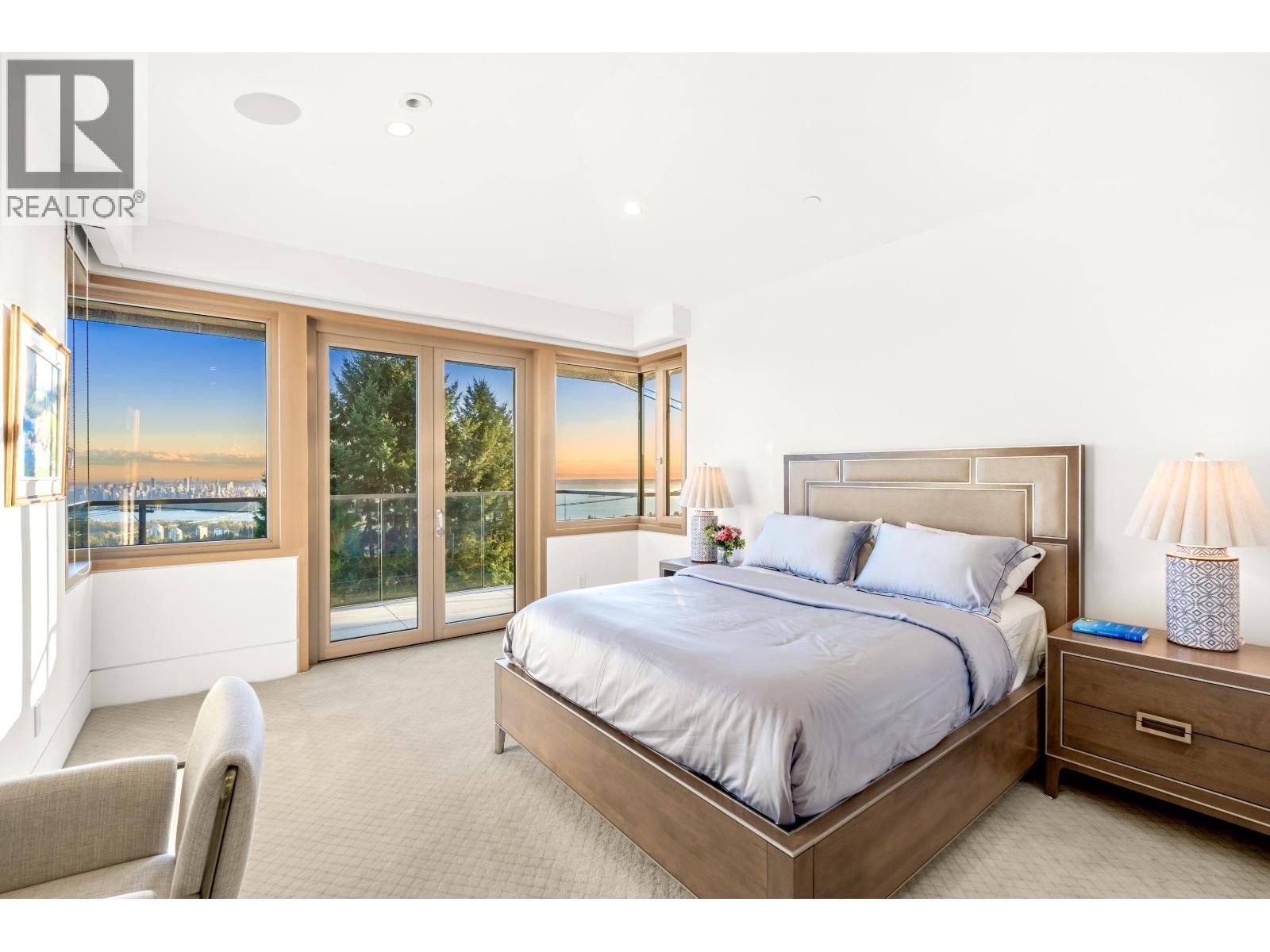 1036 Eyremount Drive, West Vancouver, BC