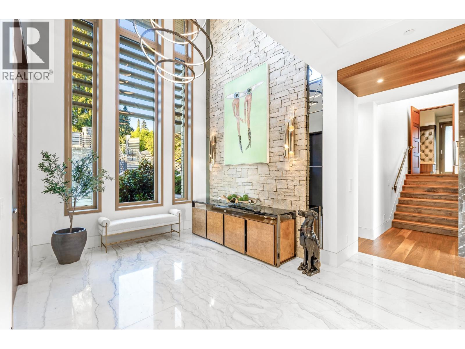 1036 Eyremount Drive, West Vancouver, BC