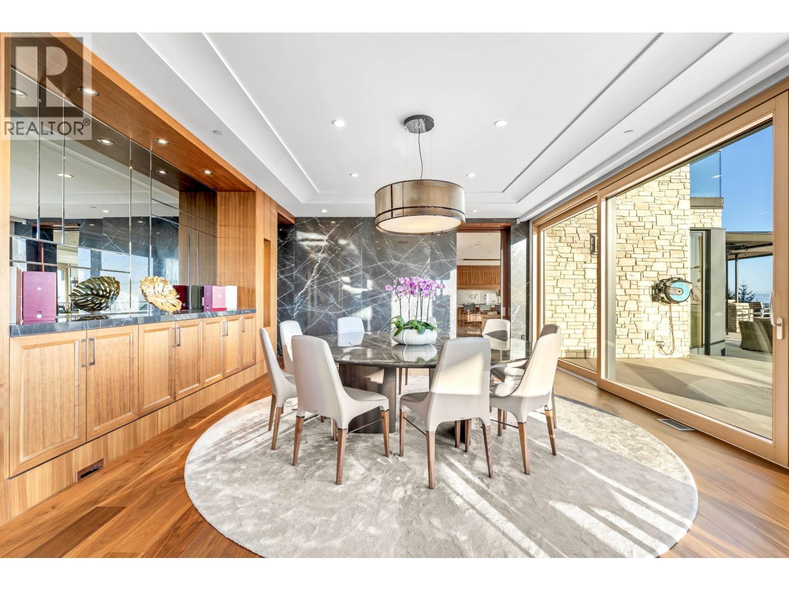 1036 Eyremount Drive, West Vancouver, BC