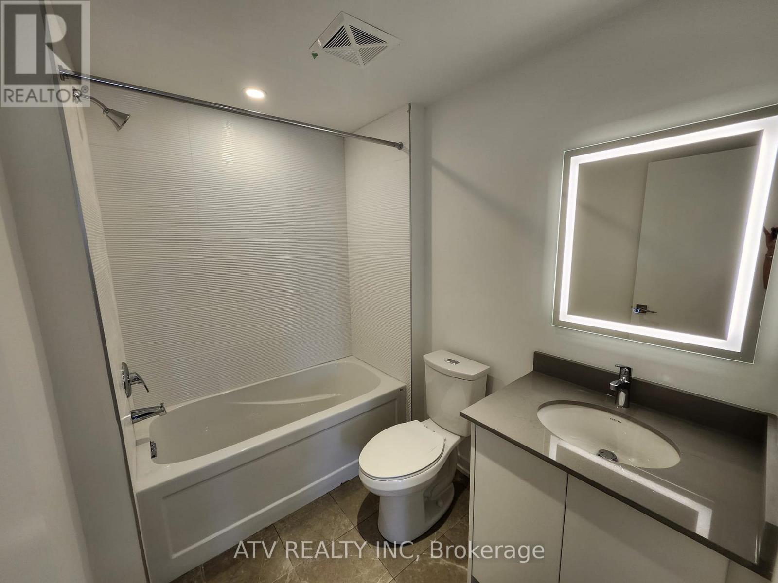 18 - 3079 Pharmacy Avenue, Toronto, ON - Indoor Photo Showing Bathroom