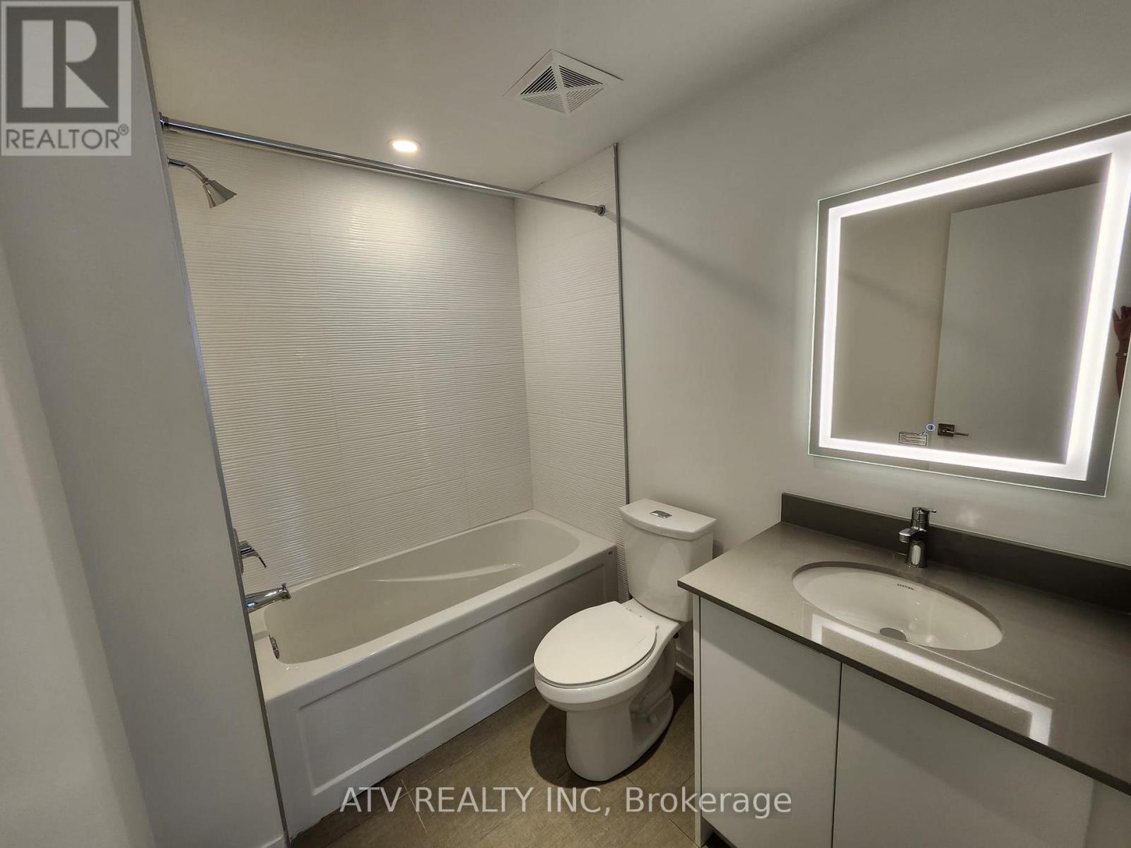 18 - 3079 Pharmacy Avenue, Toronto, ON - Indoor Photo Showing Bathroom