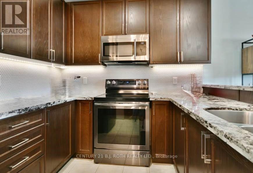 196 Diana Drive, Orillia, ON - Indoor Photo Showing Kitchen