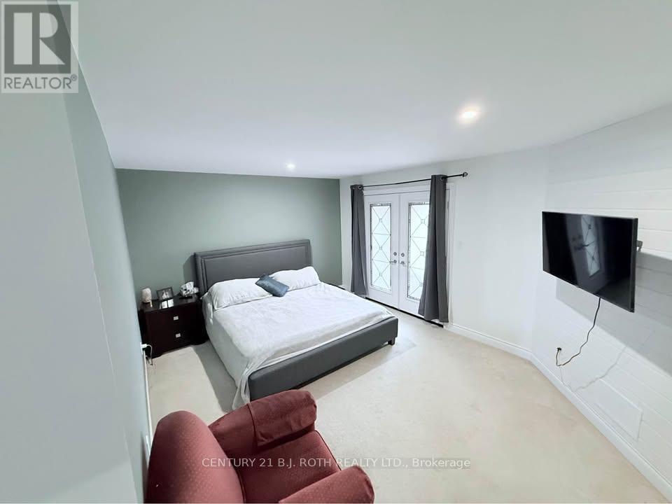 196 Diana Drive, Orillia, ON - Indoor Photo Showing Bedroom