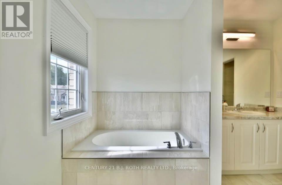 196 Diana Drive, Orillia, ON - Indoor Photo Showing Bathroom