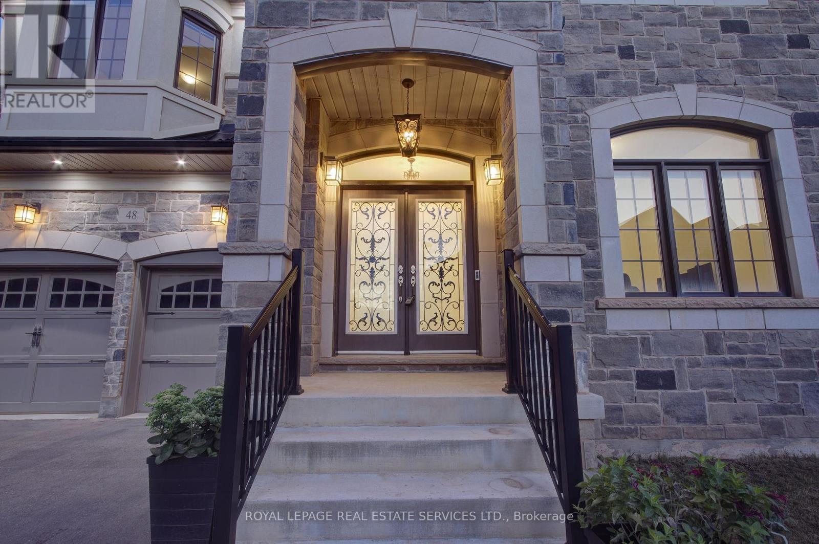 48 Viva Gardens, Oakville, ON - Outdoor