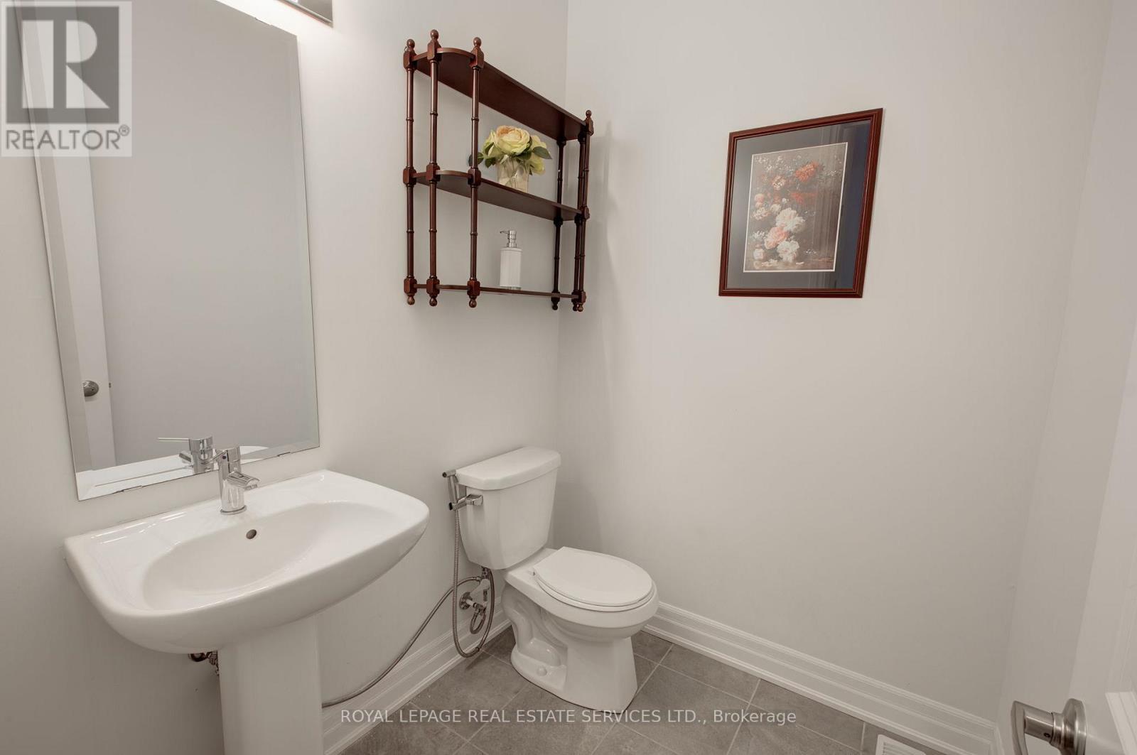 48 Viva Gardens, Oakville, ON - Indoor Photo Showing Bathroom