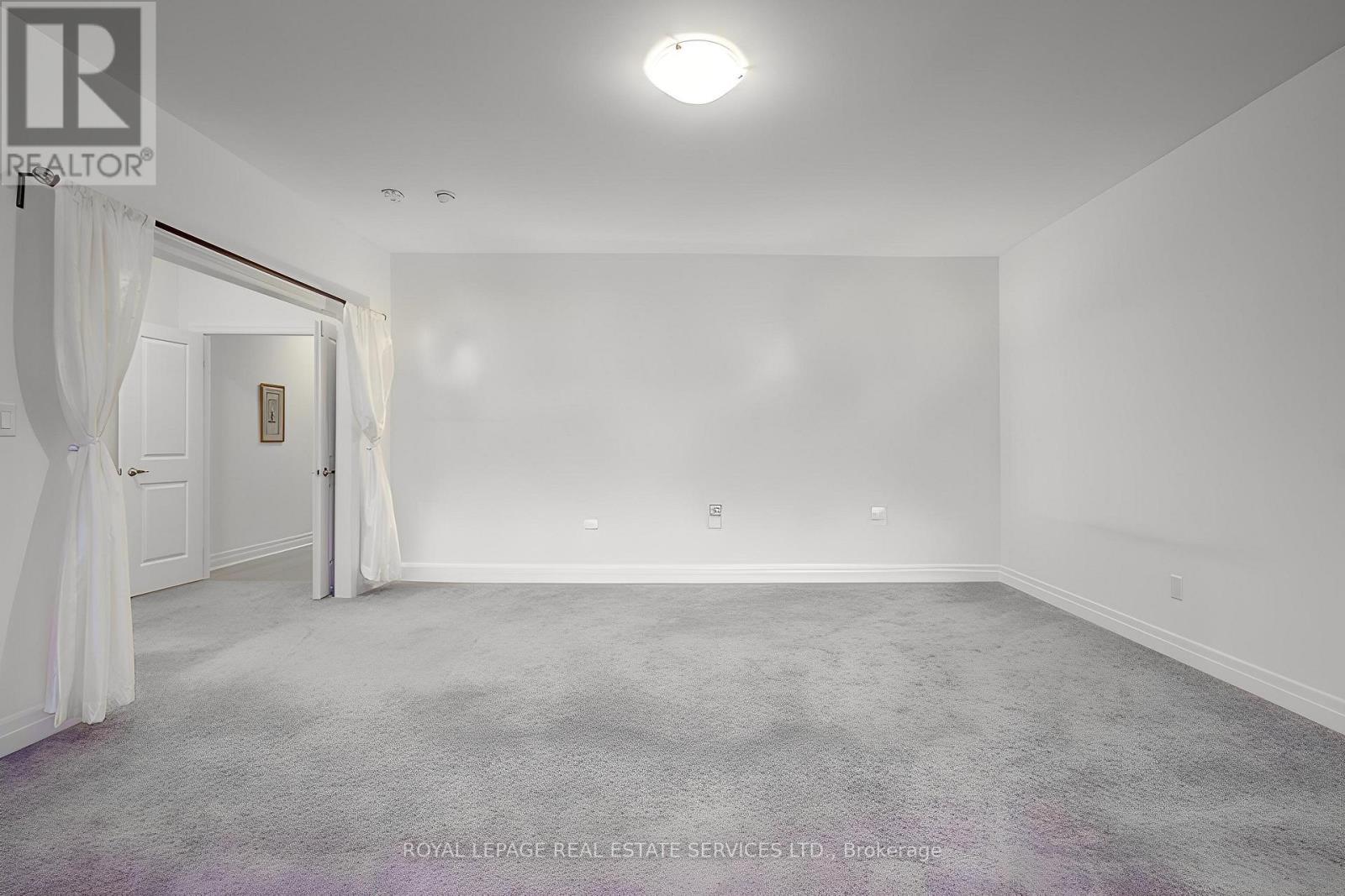 48 Viva Gardens, Oakville, ON - Indoor Photo Showing Other Room