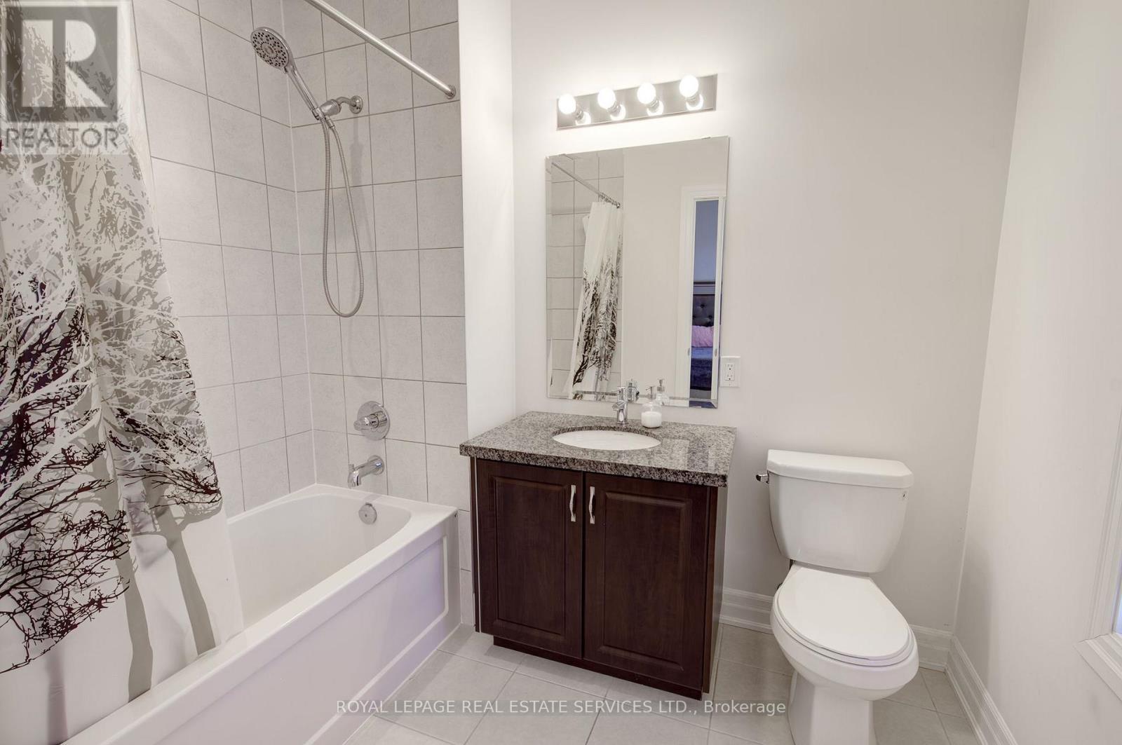 48 Viva Gardens, Oakville, ON - Indoor Photo Showing Bathroom