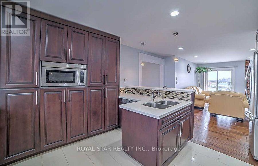 Upper - 11080 Winston Churchill Boulevard, Halton Hills, ON - Indoor Photo Showing Kitchen With Double Sink