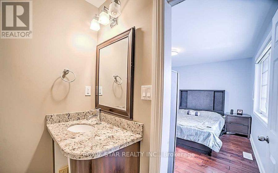 Upper - 11080 Winston Churchill Boulevard, Halton Hills, ON - Indoor Photo Showing Bathroom