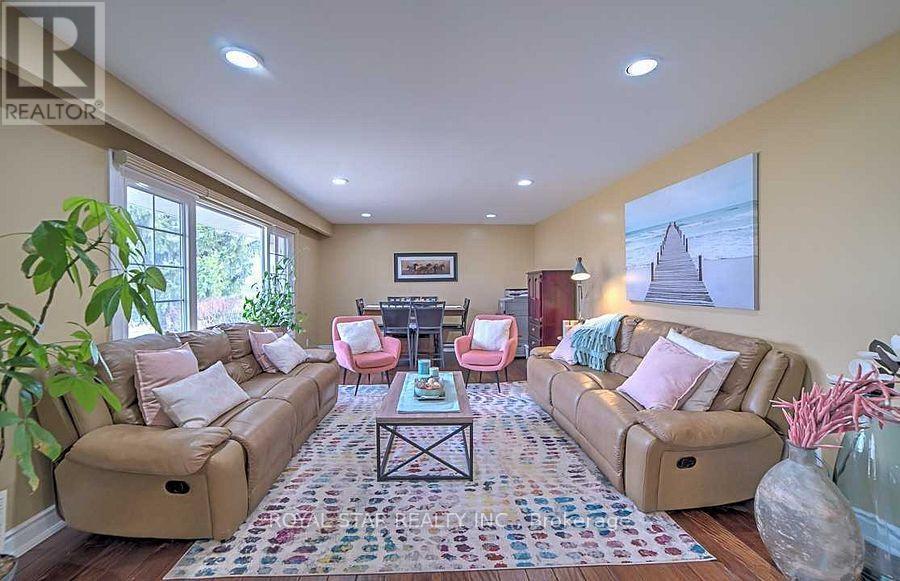 Upper - 11080 Winston Churchill Boulevard, Halton Hills, ON - Indoor Photo Showing Living Room