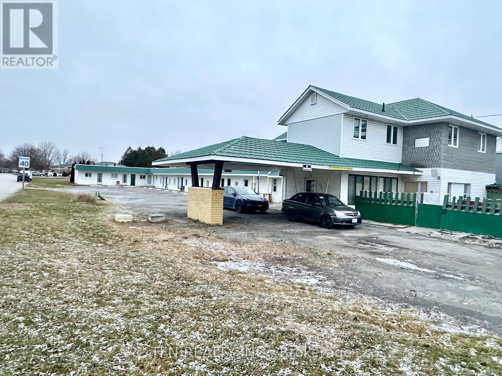 421 Grand Avenue E, Chatham-Kent, ON