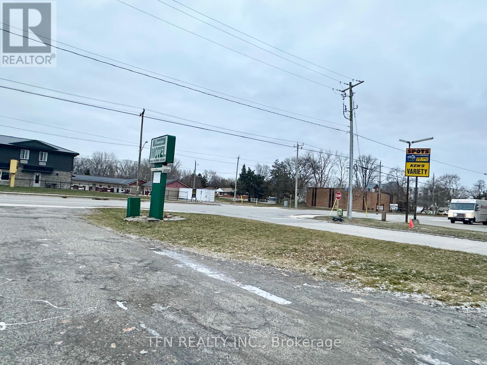 421 Grand Avenue E, Chatham-Kent, ON