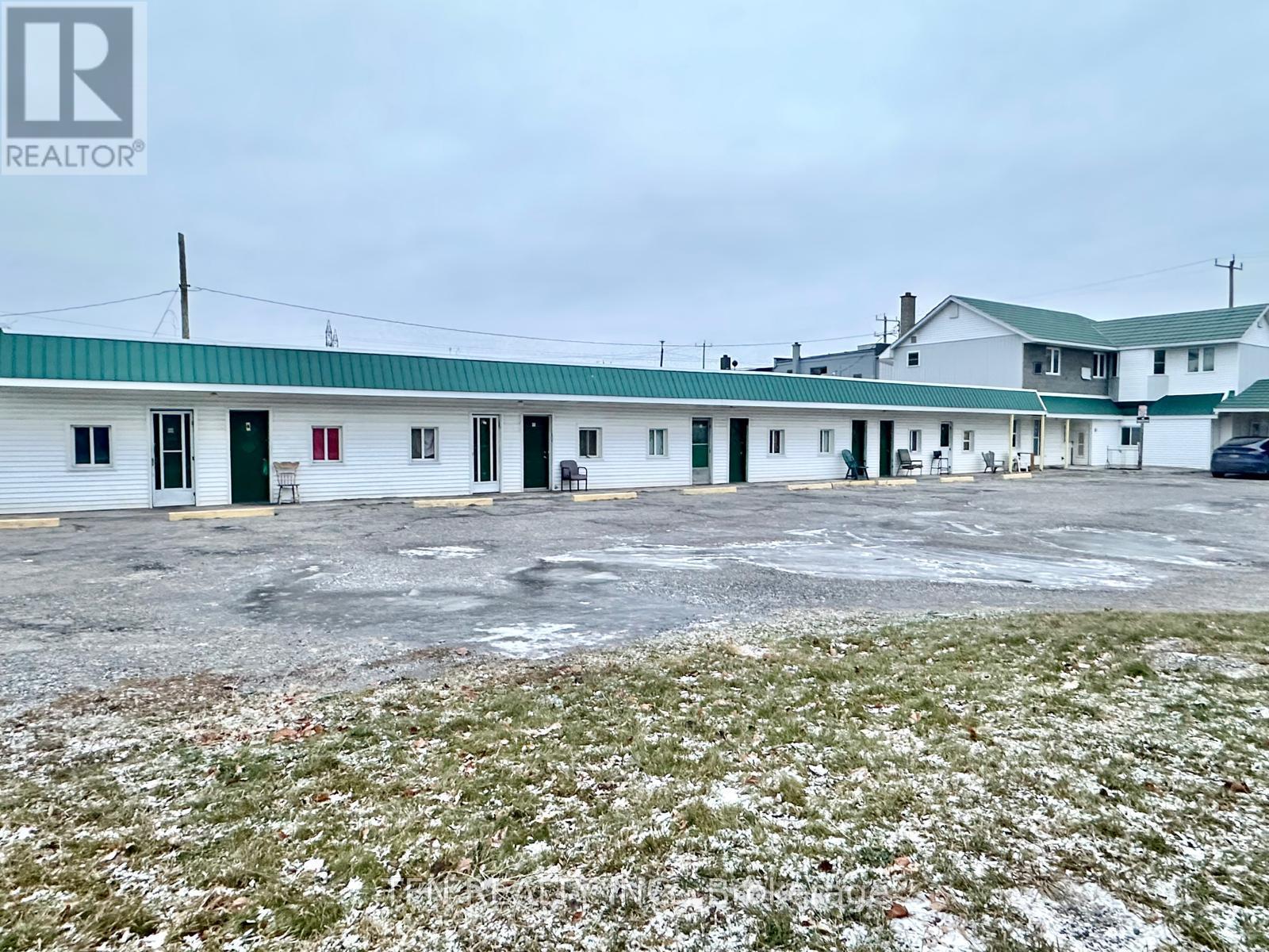 421 Grand Avenue E, Chatham-Kent, ON