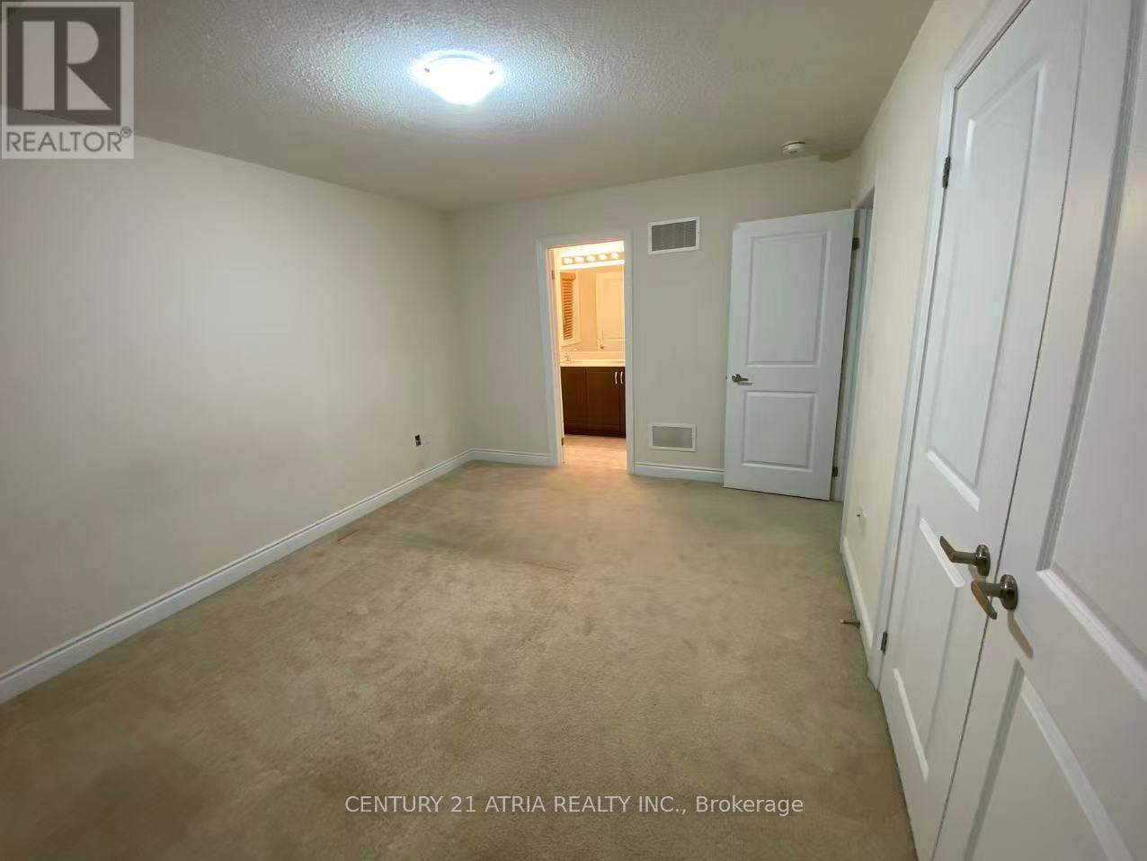 37 Ladder Crescent, East Gwillimbury, ON - Indoor Photo Showing Other Room
