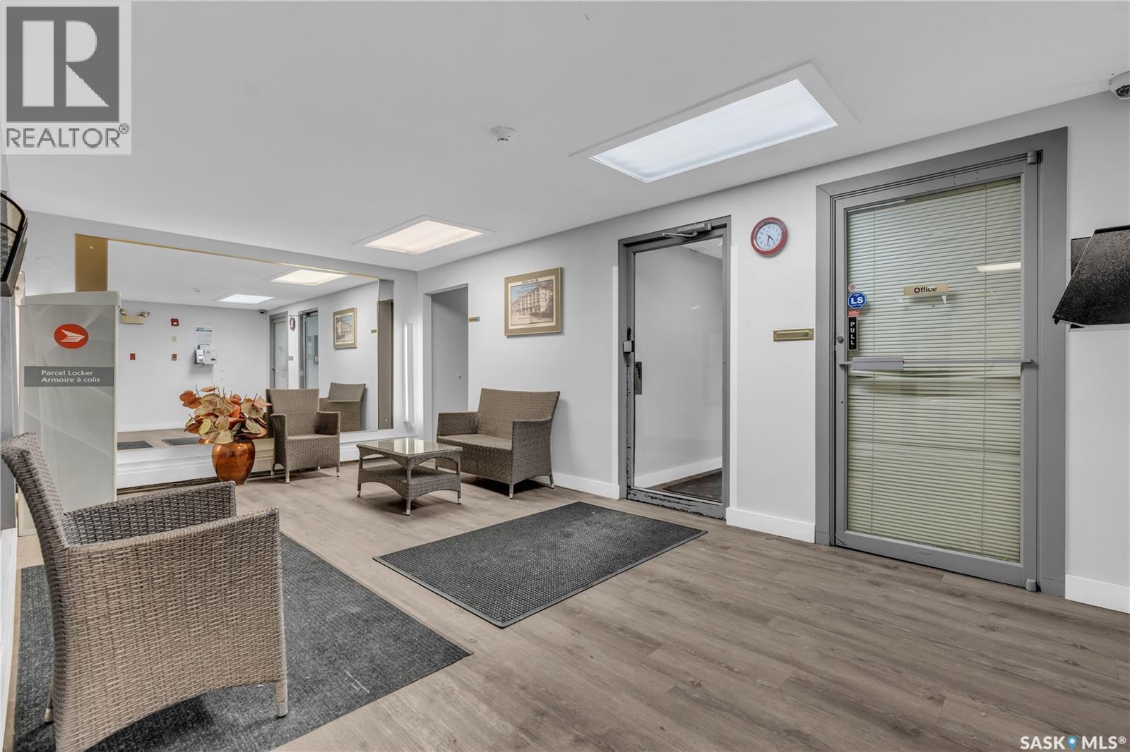 102 2125 Osler Street, Regina, SK - Indoor