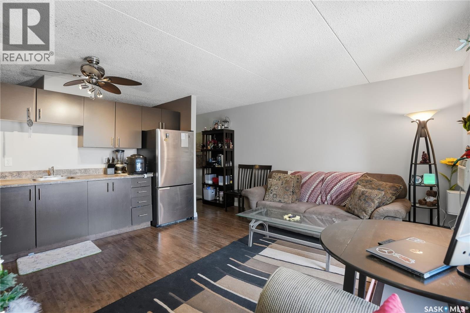 102 2125 Osler Street, Regina, SK - Indoor