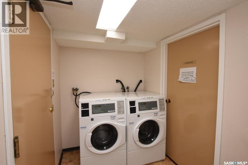 102 2125 Osler Street, Regina, SK - Indoor Photo Showing Laundry Room