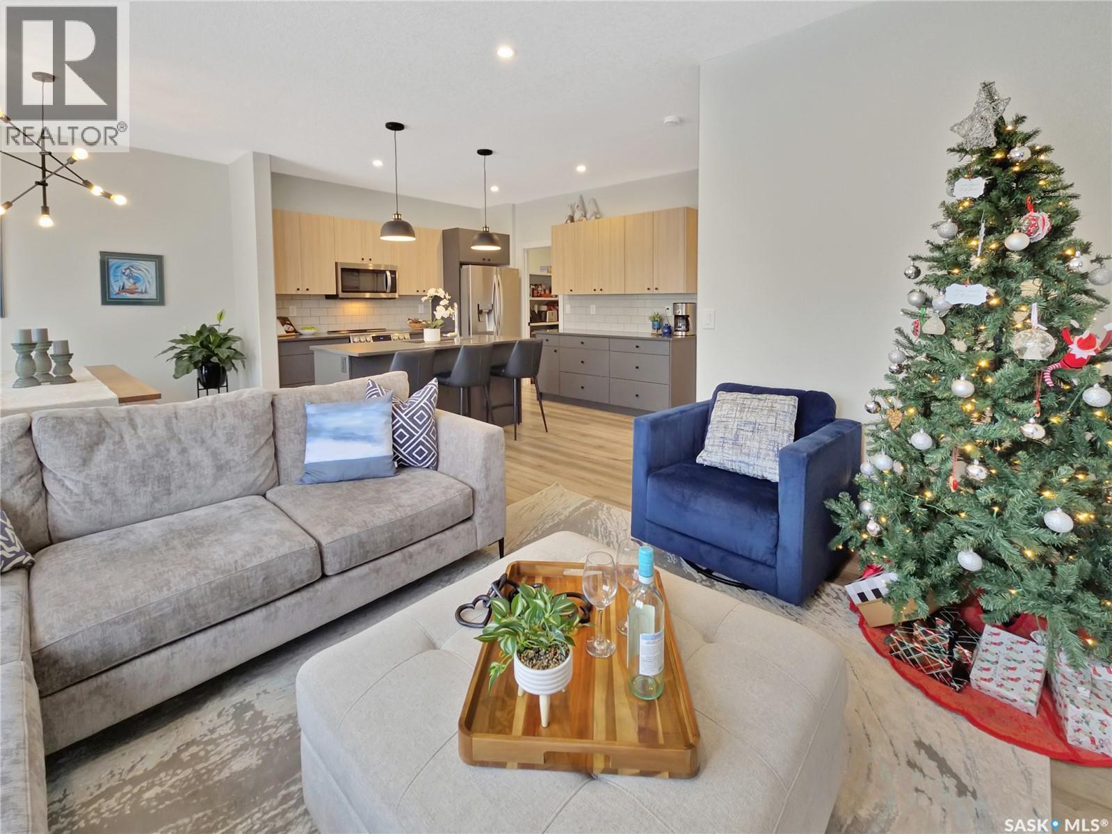 119 Doran Way, Saskatoon, SK - Indoor Photo Showing Living Room