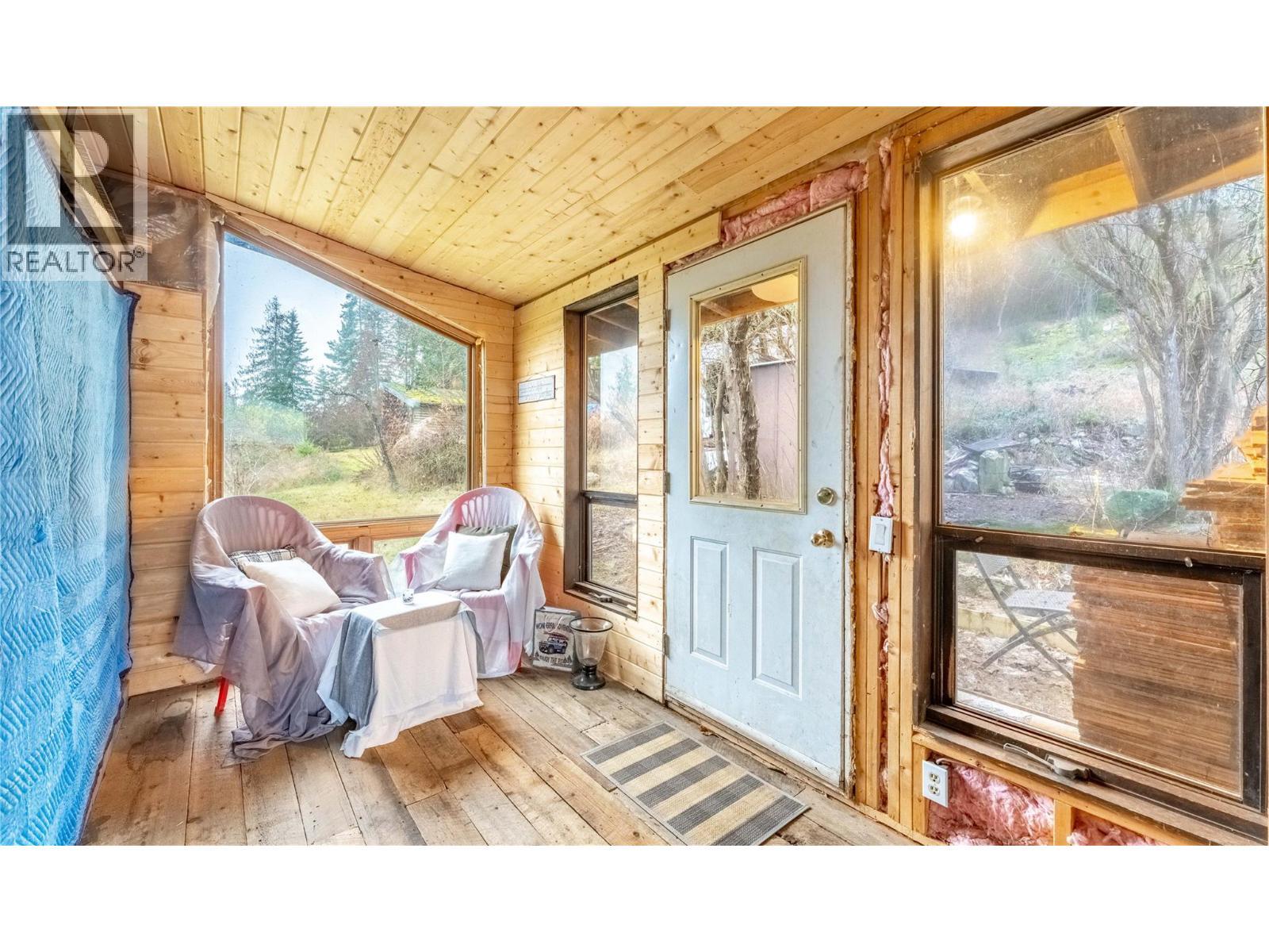 1412 Ainsworth Avenue, Riondel, BC