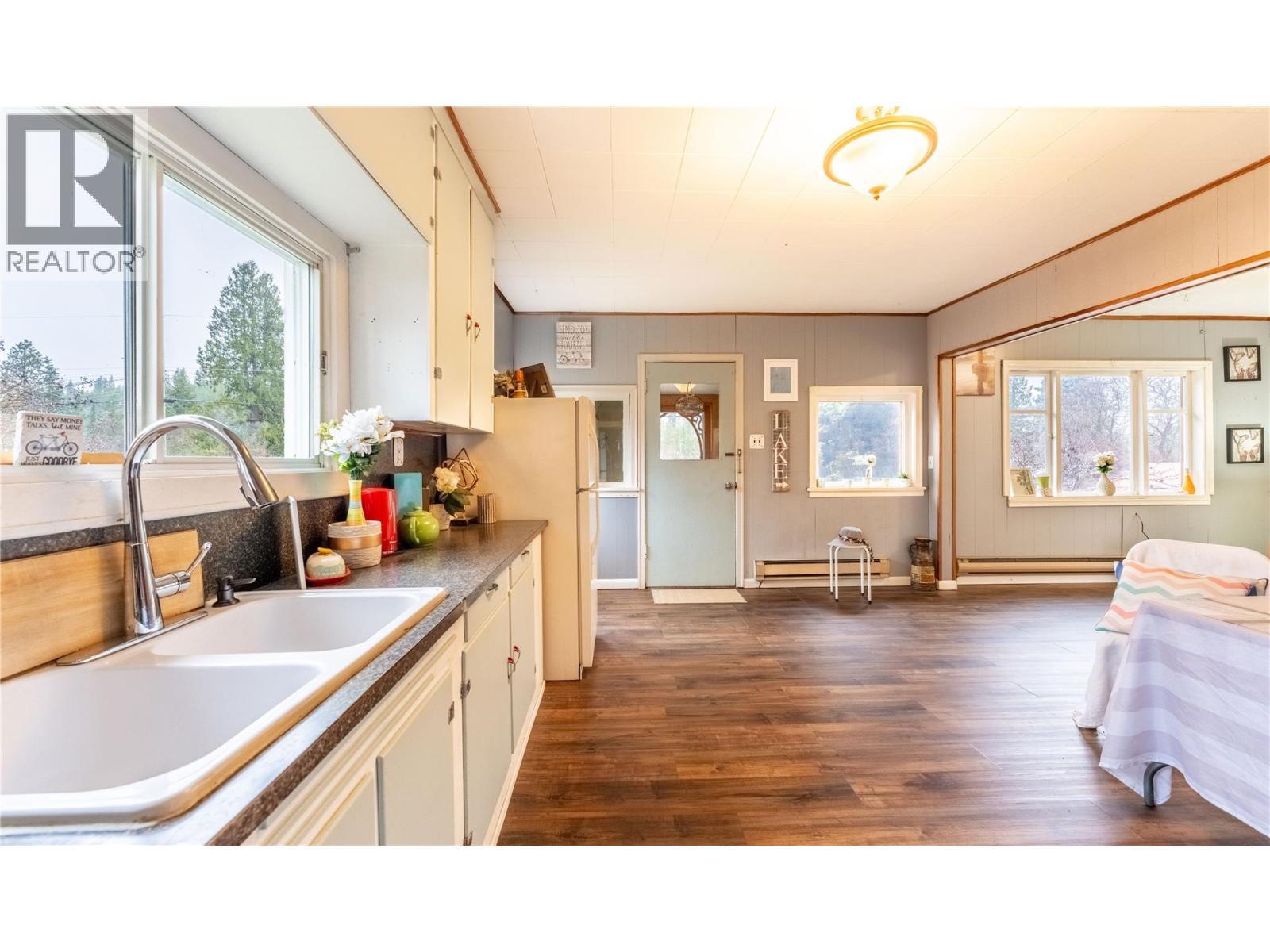 1412 Ainsworth Avenue, Riondel, BC