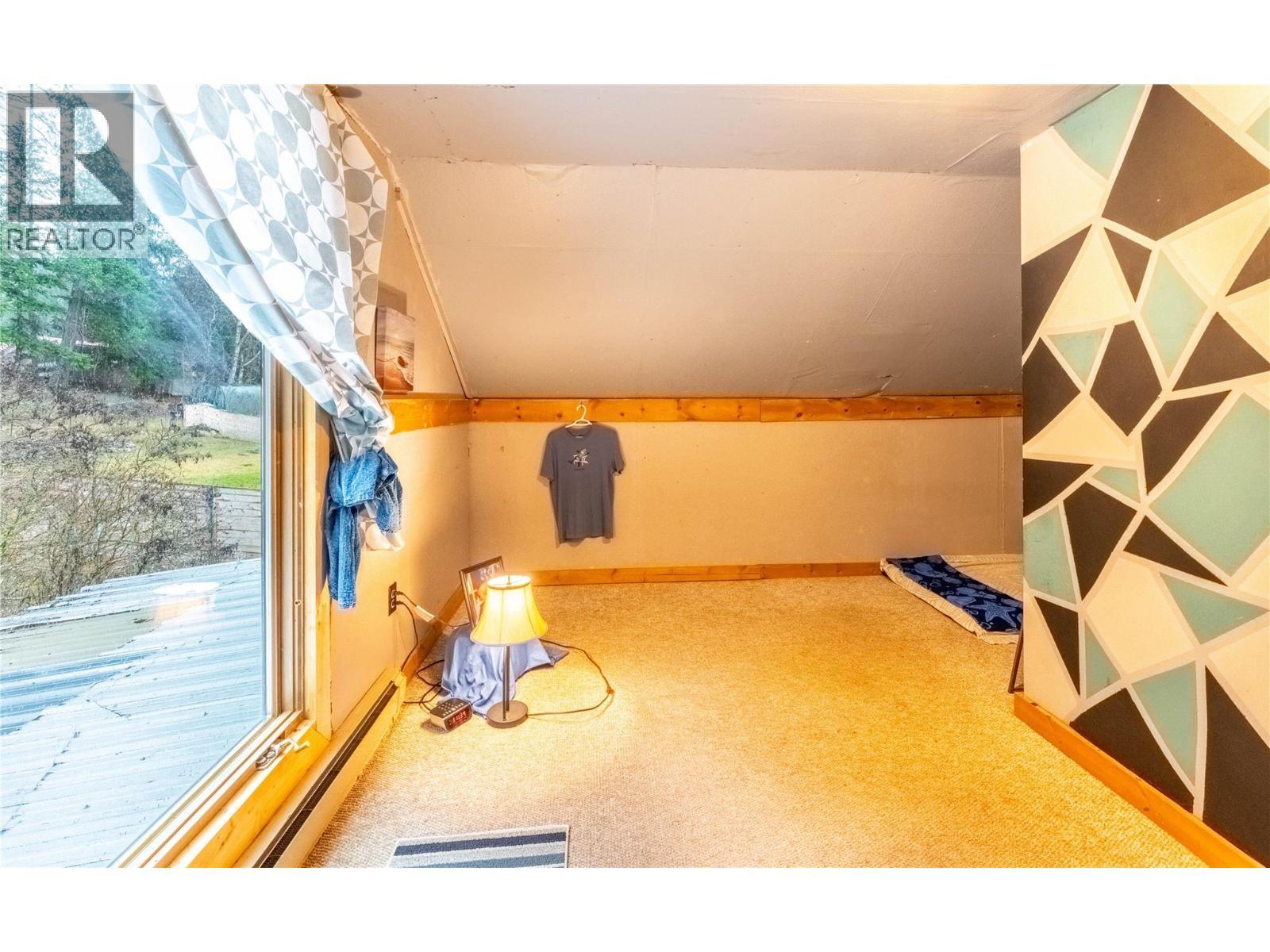 1412 Ainsworth Avenue, Riondel, BC