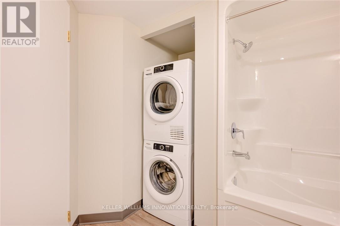 911 - 595 Strasburg Road, Kitchener, ON - Indoor Photo Showing Laundry Room