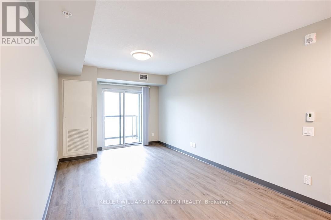 911 - 595 Strasburg Road, Kitchener, ON - Indoor Photo Showing Other Room