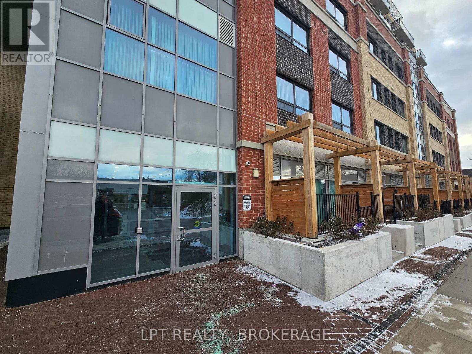 809 - 652 Princess Street, Kingston (Central City East), ON - Outdoor With Exterior