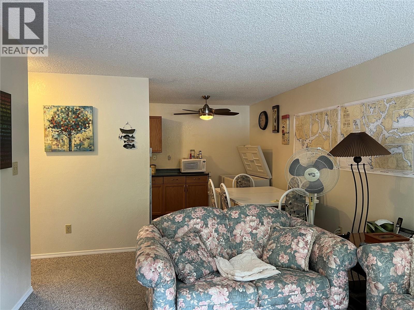 202 651 Maquinna Dr N, Tahsis, BC - Indoor Photo Showing Bedroom
