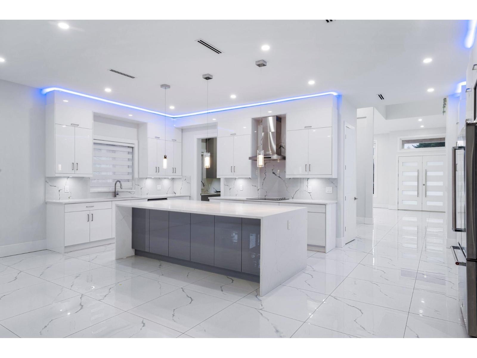 8665 154A Street, Surrey, BC - Indoor Photo Showing Kitchen