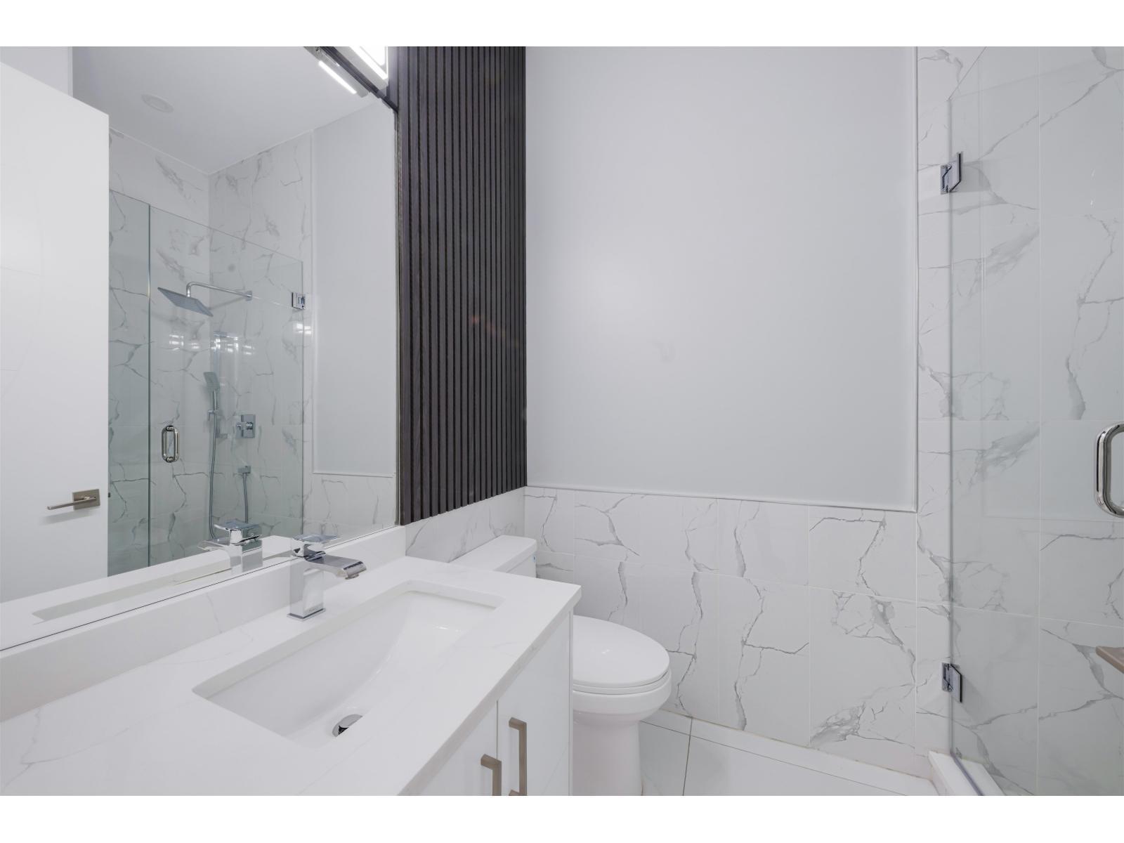 8665 154A Street, Surrey, BC - Indoor Photo Showing Bathroom