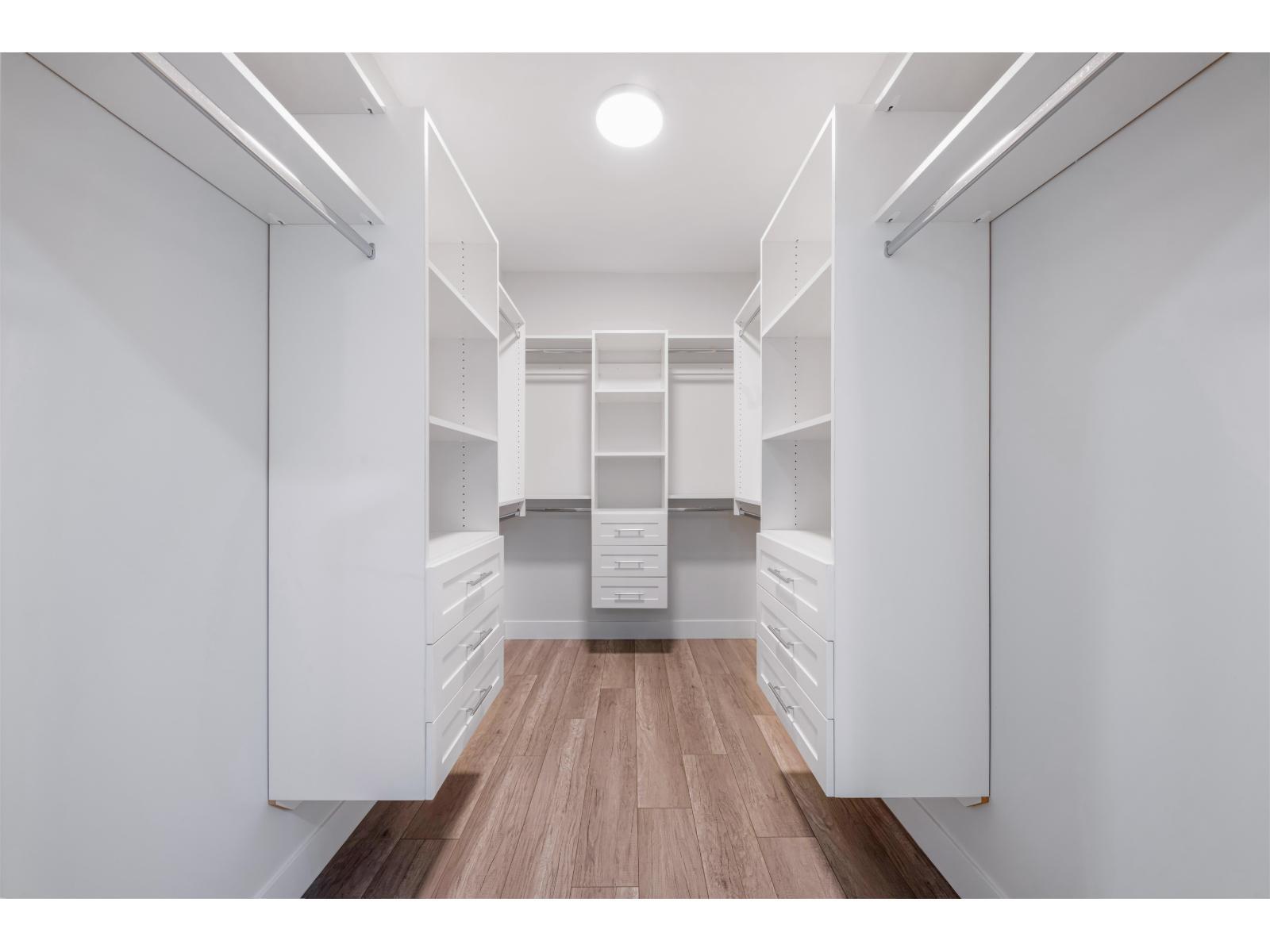 8665 154A Street, Surrey, BC - Indoor With Storage