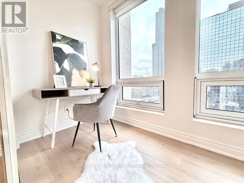 Lph2 - 25 Grenville Street, Toronto, ON - Indoor Photo Showing Other Room