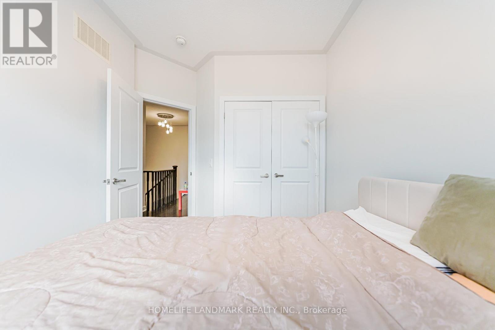 62 Helliwell Crescent, Richmond Hill, ON - Indoor Photo Showing Bedroom