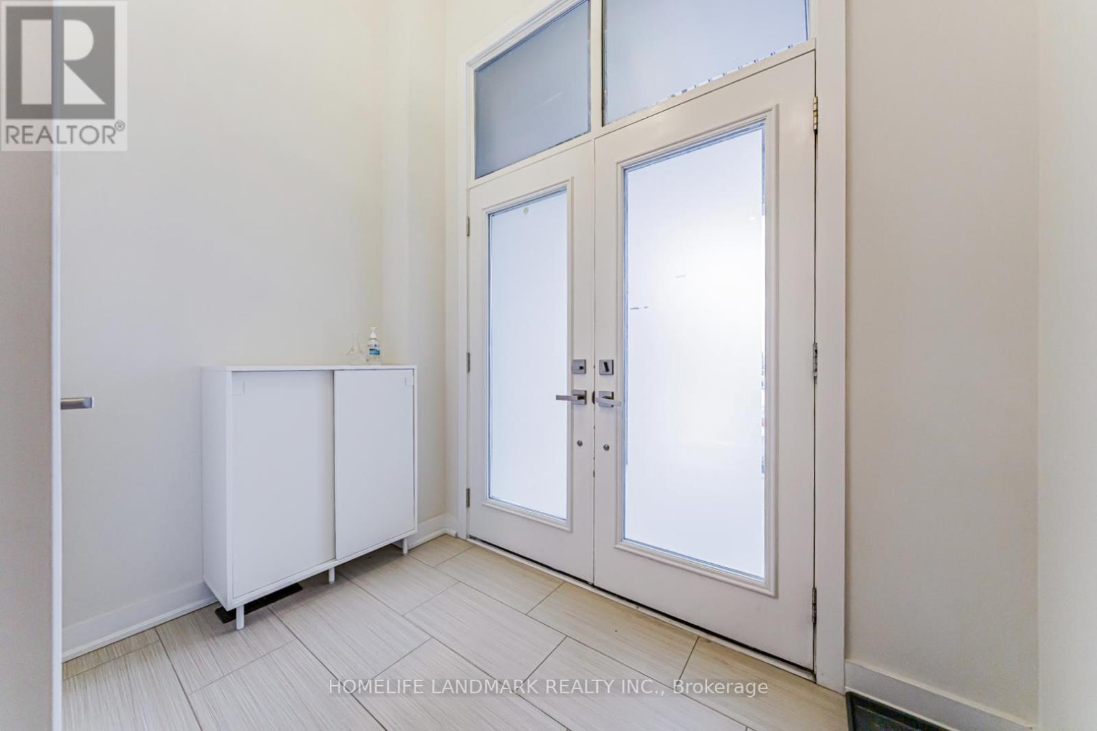 62 Helliwell Crescent, Richmond Hill, ON - Indoor Photo Showing Other Room