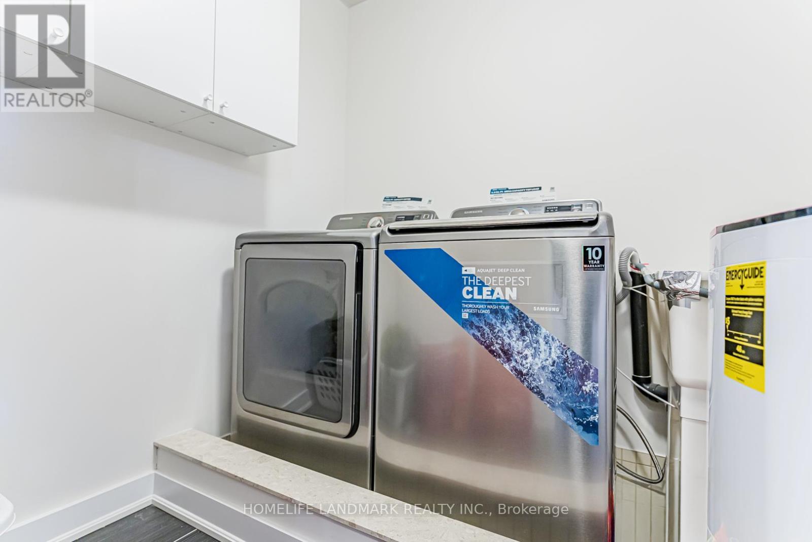 62 Helliwell Crescent, Richmond Hill, ON - Indoor Photo Showing Laundry Room