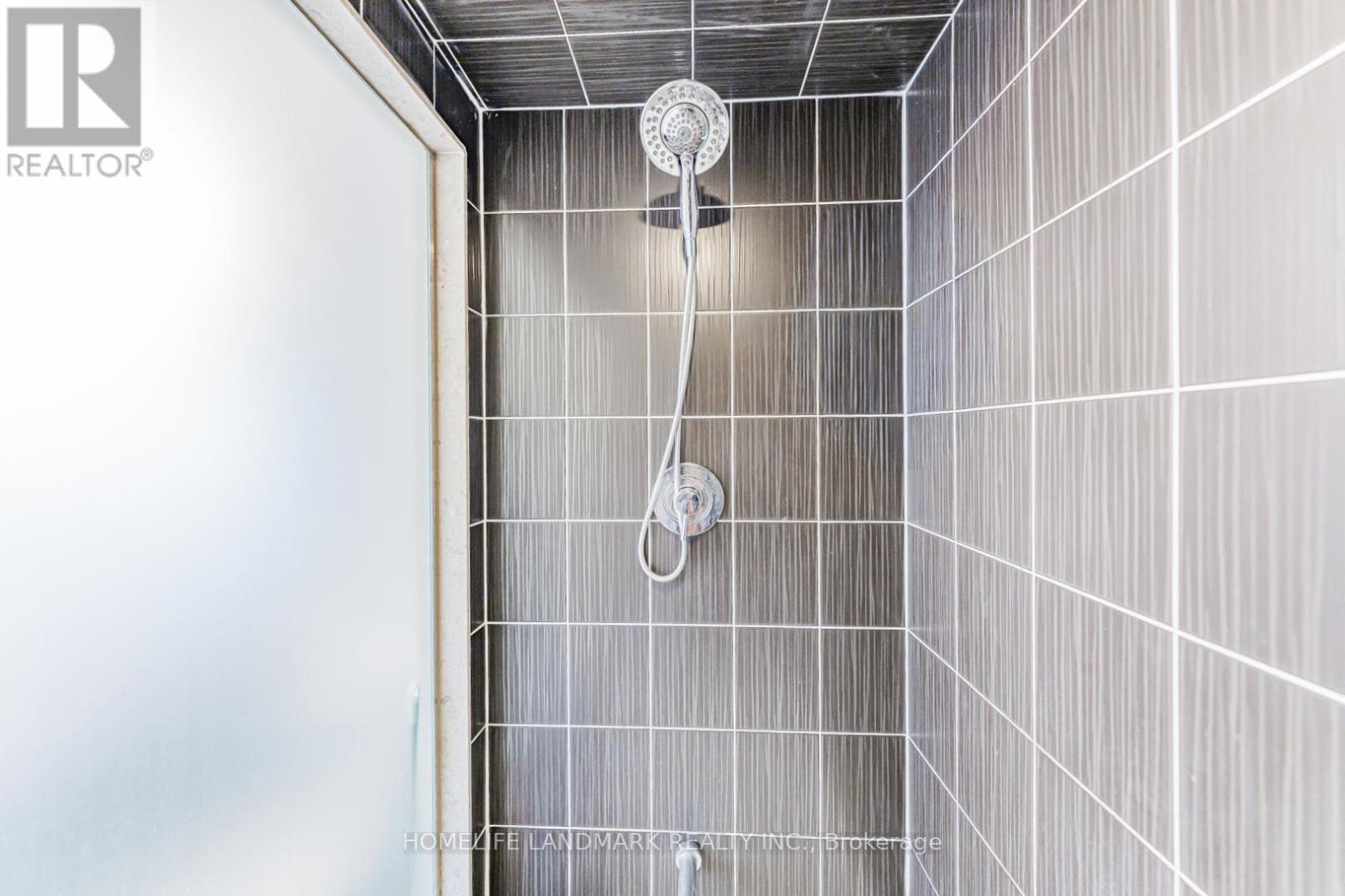 62 Helliwell Crescent, Richmond Hill, ON - Indoor Photo Showing Bathroom